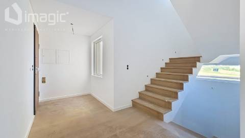 Moradia T4 nova de Design moderno, em Mafra.
