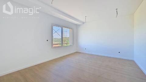 Moradia T4 nova de Design moderno, em Mafra.