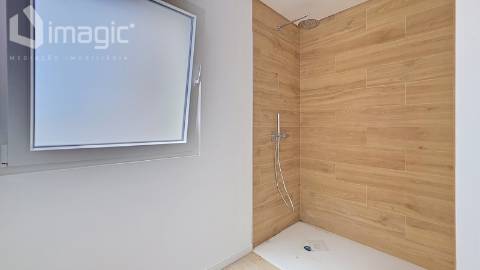 Moradia T4 nova de Design moderno, em Mafra.