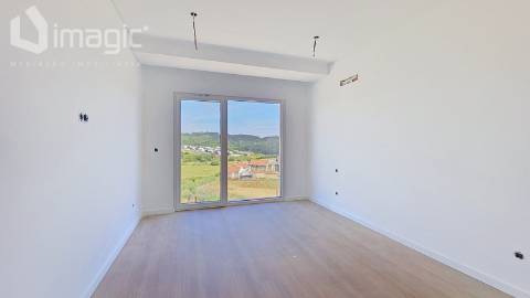 Moradia T4 nova de Design moderno, em Mafra.
