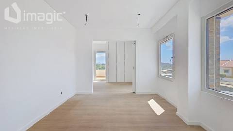 Moradia T4 nova de Design moderno, em Mafra.