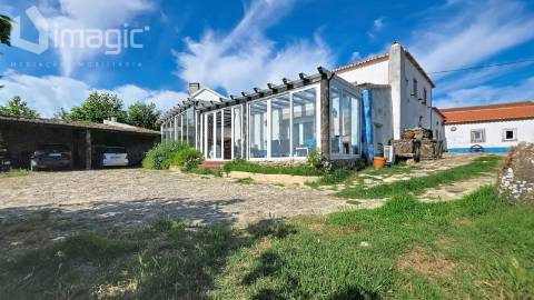 Moradia T5 Térrea, Rústica em Mafra inserida num terreno com 5,331m2.