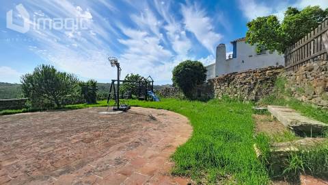 Moradia T5 Térrea, Rústica em Mafra inserida num terreno com 5,331m2.