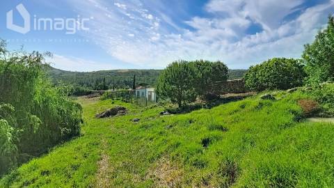 Moradia T5 Térrea, Rústica em Mafra inserida num terreno com 5,331m2.