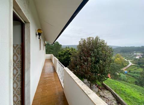 Moradia T3, em Almalaguês