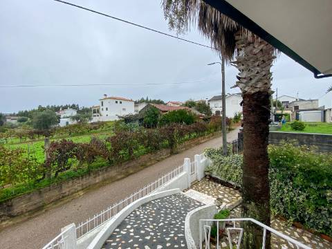 Moradia T3, em Almalaguês