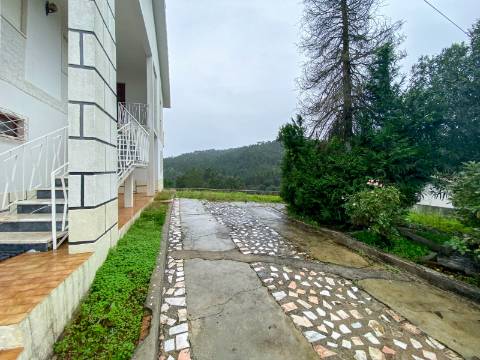 Moradia T3, em Almalaguês