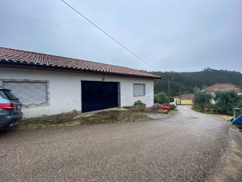 Moradia T3, em Almalaguês