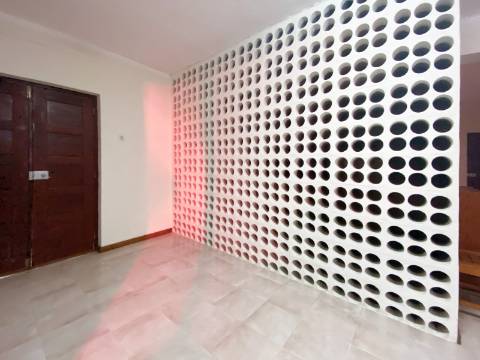 Moradia T3, em Almalaguês