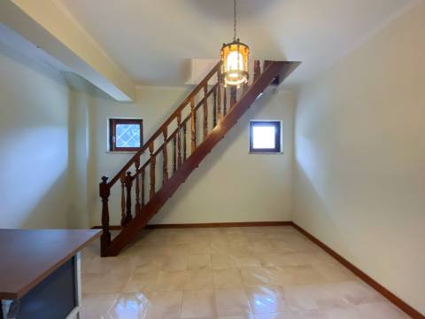 Moradia T3, em Almalaguês