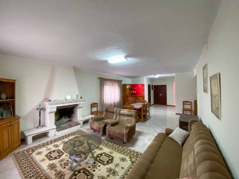 Moradia T3, em Almalaguês