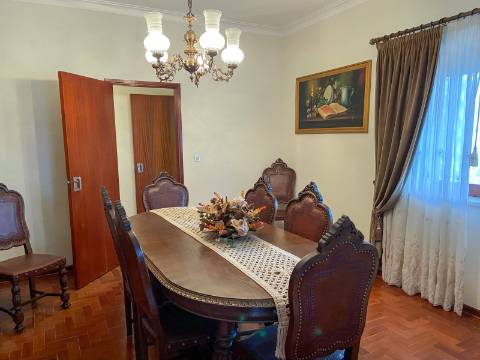 Moradia T3, em Almalaguês