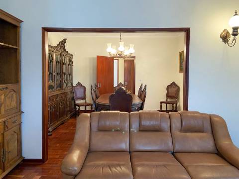 Moradia T3, em Almalaguês