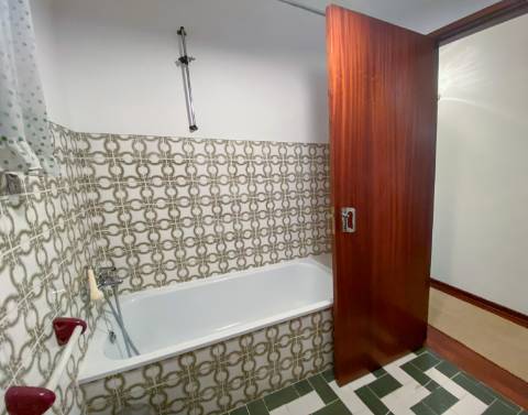 Moradia T3, em Almalaguês