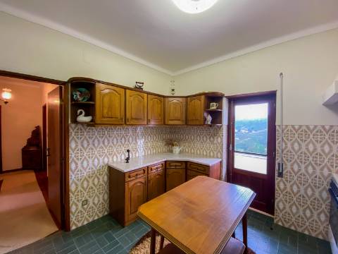 Moradia T3, em Almalaguês