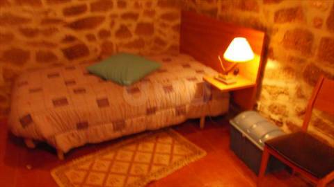 Casa de campo, junto a Monsanto, em zona calma.