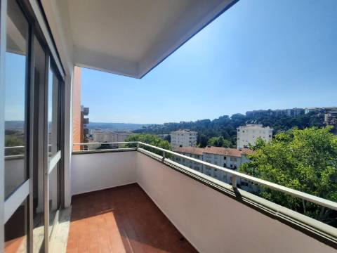 Arrenda-se Apartamento T3 mobilado junto à Solum, Coimbra