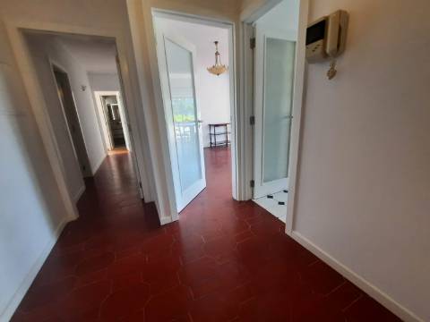 Arrenda-se Apartamento T3 mobilado junto à Solum, Coimbra