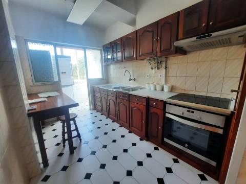 Arrenda-se Apartamento T3 mobilado junto à Solum, Coimbra