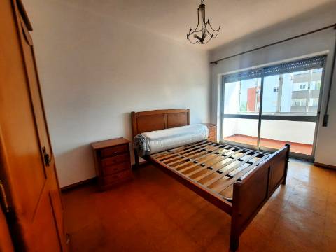 Arrenda-se Apartamento T3 mobilado junto à Solum, Coimbra