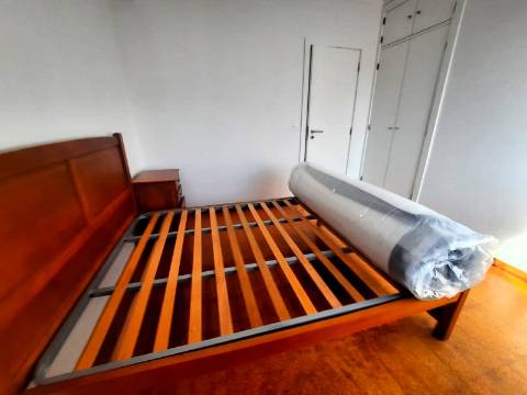 Arrenda-se Apartamento T3 mobilado junto à Solum, Coimbra