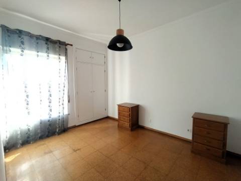 Arrenda-se Apartamento T3 mobilado junto à Solum, Coimbra