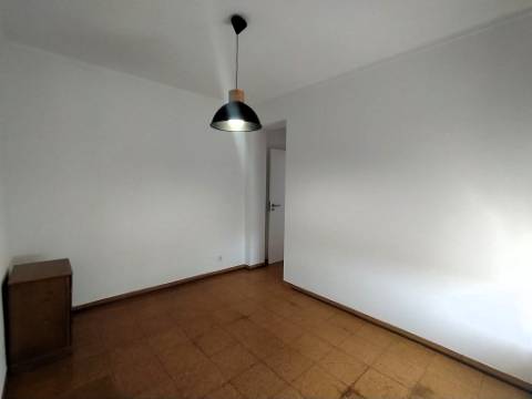 Arrenda-se Apartamento T3 mobilado junto à Solum, Coimbra