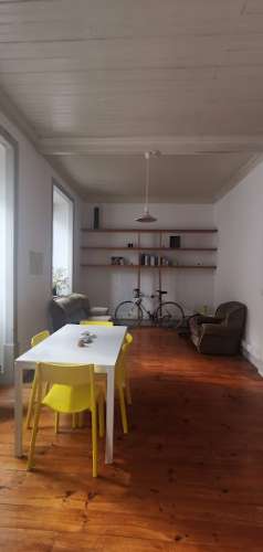 Apartamento T2 perto do Largo da Portagem para arrendamento