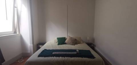 Apartamento T2 perto do Largo da Portagem para arrendamento