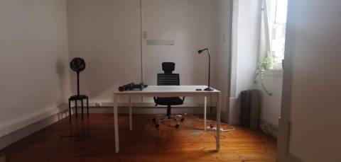 Apartamento T2 perto do Largo da Portagem para arrendamento