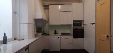 Apartamento T2 perto do Largo da Portagem para arrendamento