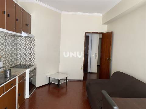 ARRENDA-SE Apartamento T1 em Celas