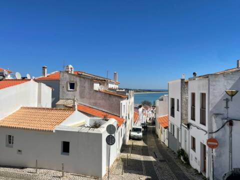 Encantadora Moradia Típica Portuguesa de 4 Quartos com Vista Panorâmica para o Centro Histórico de Lagos
