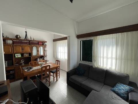 Encantadora Moradia Típica Portuguesa de 4 Quartos com Vista Panorâmica para o Centro Histórico de Lagos