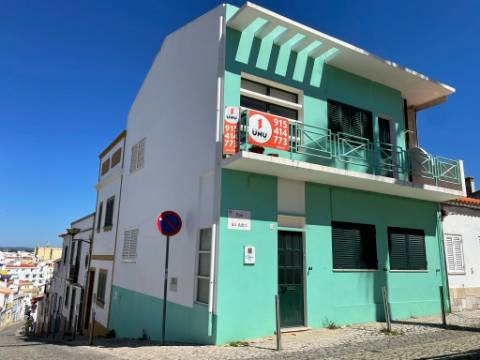 Encantadora Moradia Típica Portuguesa de 4 Quartos com Vista Panorâmica para o Centro Histórico de Lagos