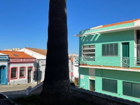 Encantadora Moradia Típica Portuguesa de 4 Quartos com Vista Panorâmica para o Centro Histórico de Lagos
