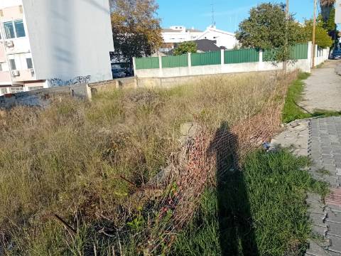 Lote para construção de moradia isolada