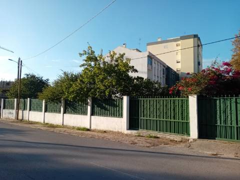 Lote para construção de moradia isolada