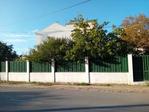 Lote para construção de moradia isolada