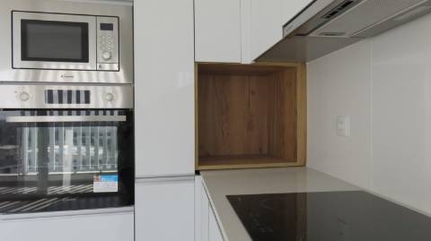 Apartamento T3 com garagem em Santa Marta do Pinhal