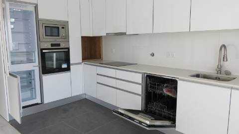 Apartamento T2+1 em Santa Marta Corroios