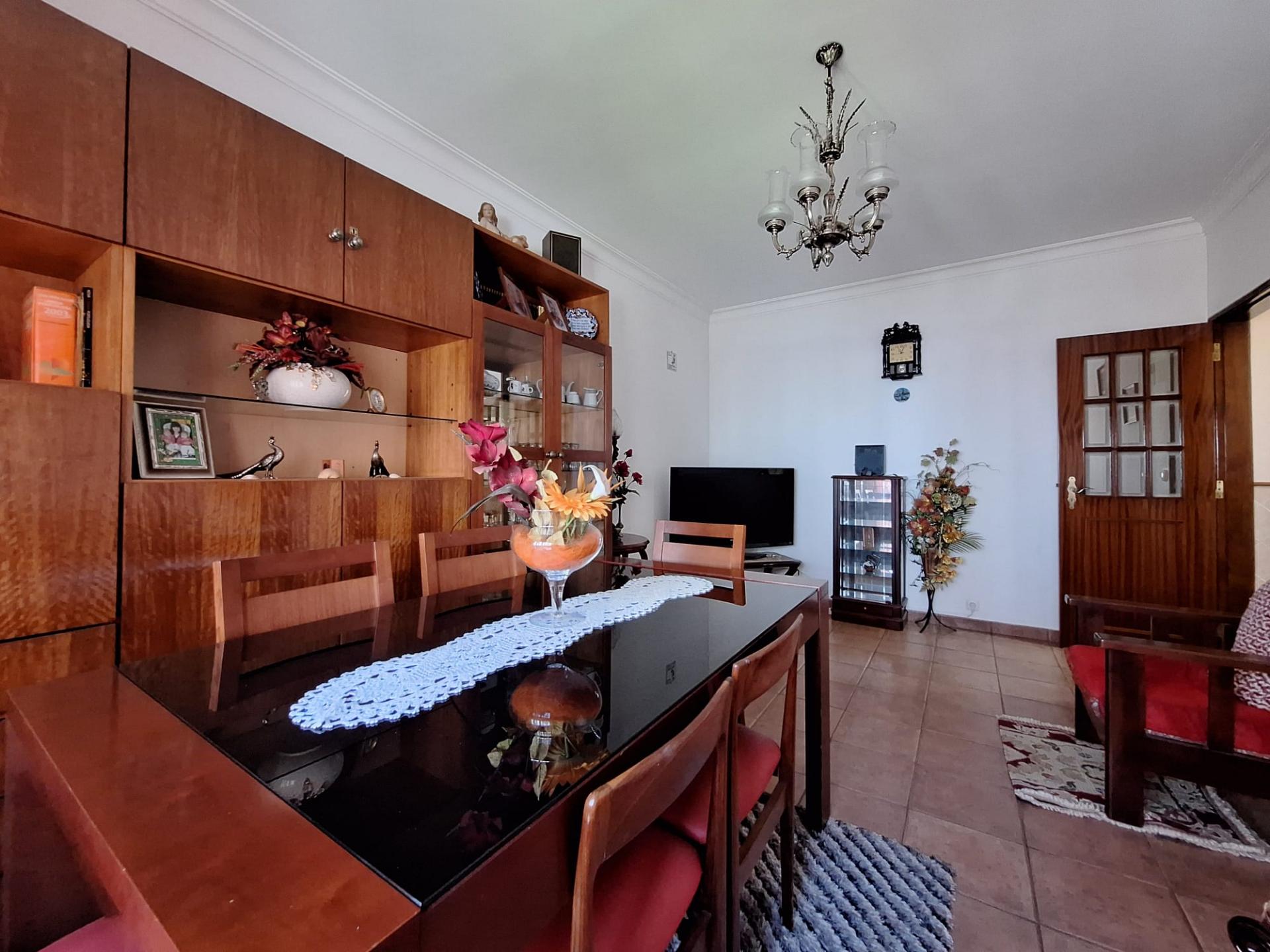 Apartamento T3 com Arrecadação, Torre da Marinha!!!