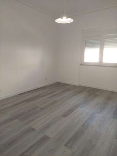 Apartamento T4 Laranjeiro