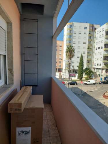 Apartamento T4 Laranjeiro