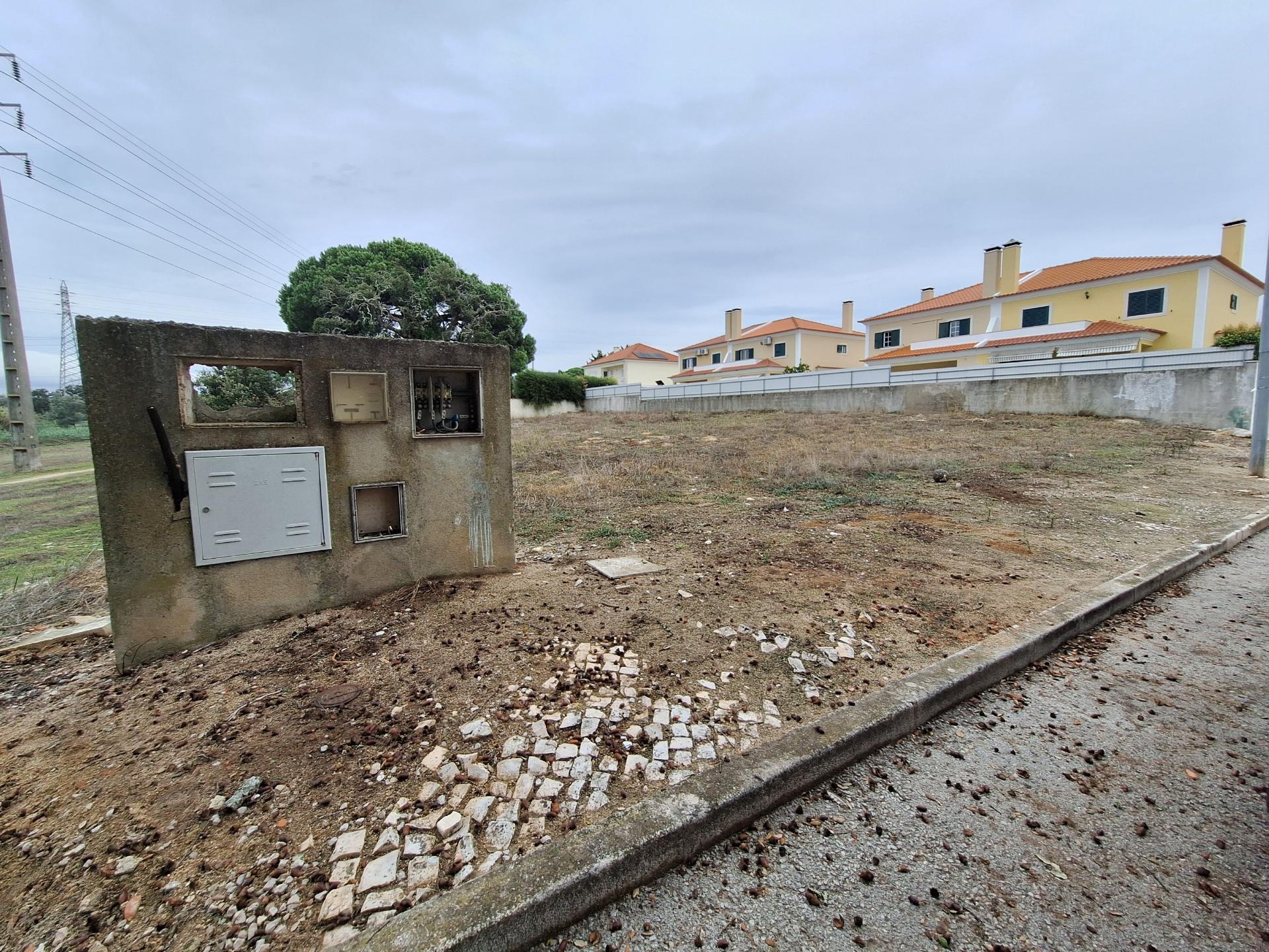 Terreno Urbano para Moradia Isolada
