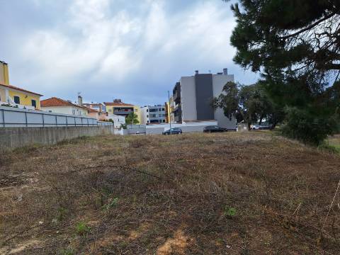 Terreno Urbano para Moradia Isolada