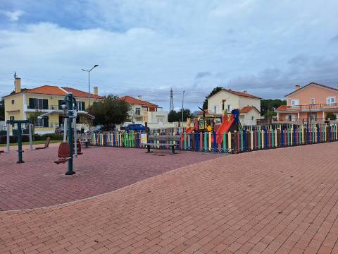 Terreno Urbano para Moradia Isolada