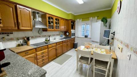 Apartamento T3 na Quinta de Cima