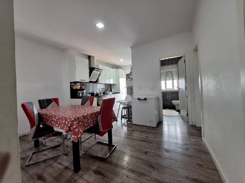 T3 Remodelado em Paio Pires