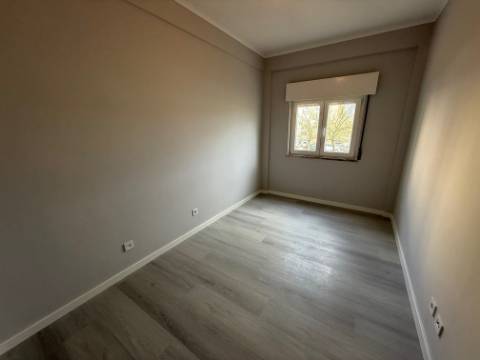 Apartamento T3, Laranjeiro!!!
